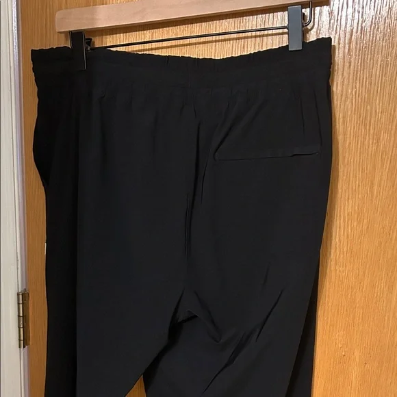 EUC Vuori  ladies Black Jogger Pants size large. - Picture 5 of 11